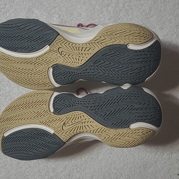 NIKE GIANNIS IMMORALITY 2 NEW, Size 10.5 Men's - Picture 7 of 9